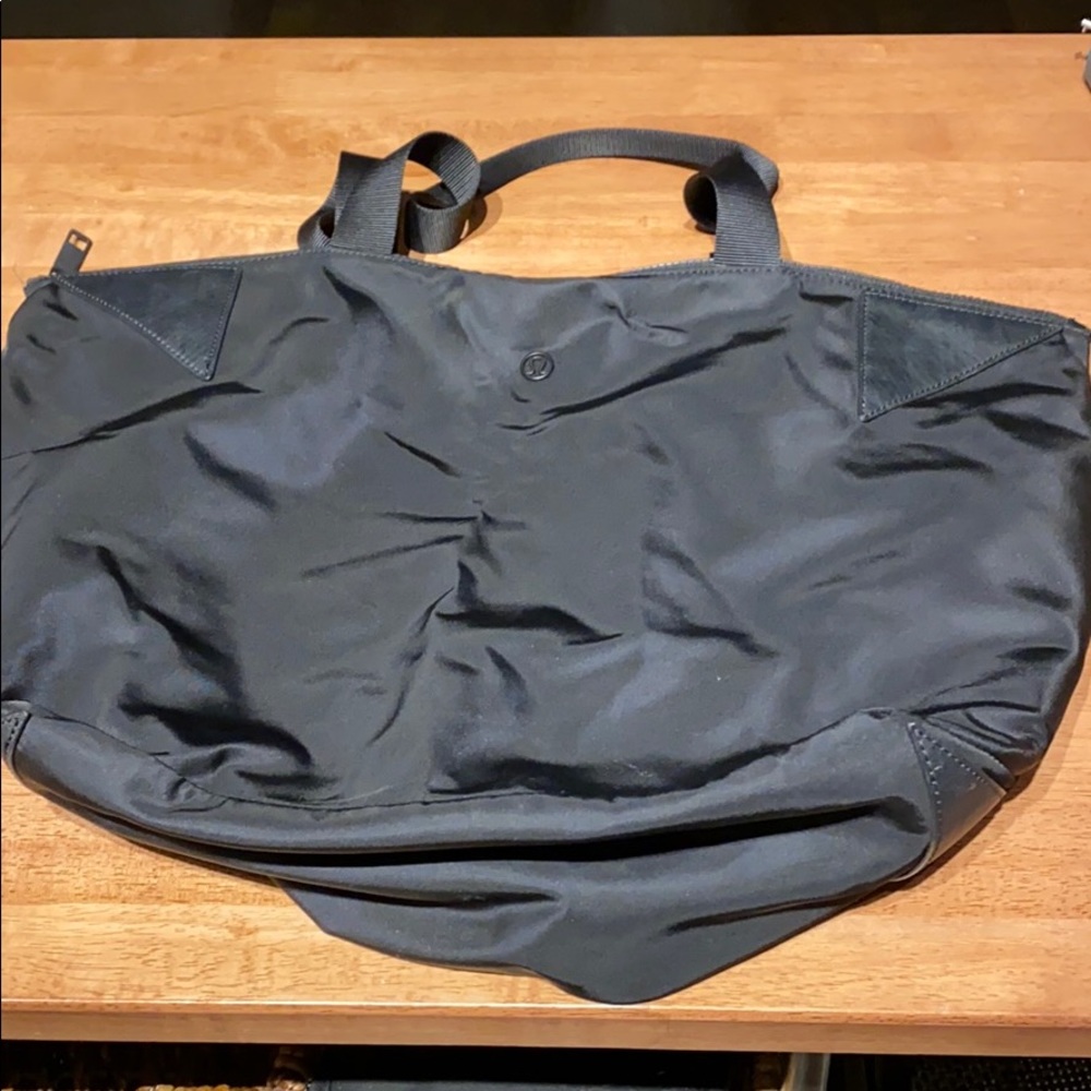 Lululemon black bag